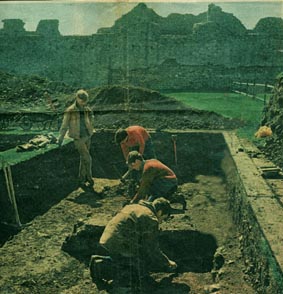 Archaeology volunteers, Portchester 1965.
